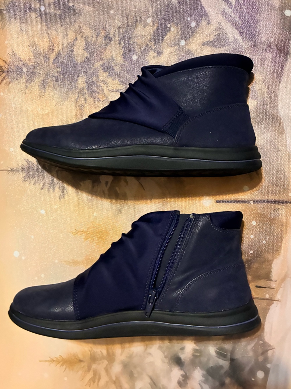 Women’s  Navy blue Clarks side zip  Casual Ankle Boots US 8.5